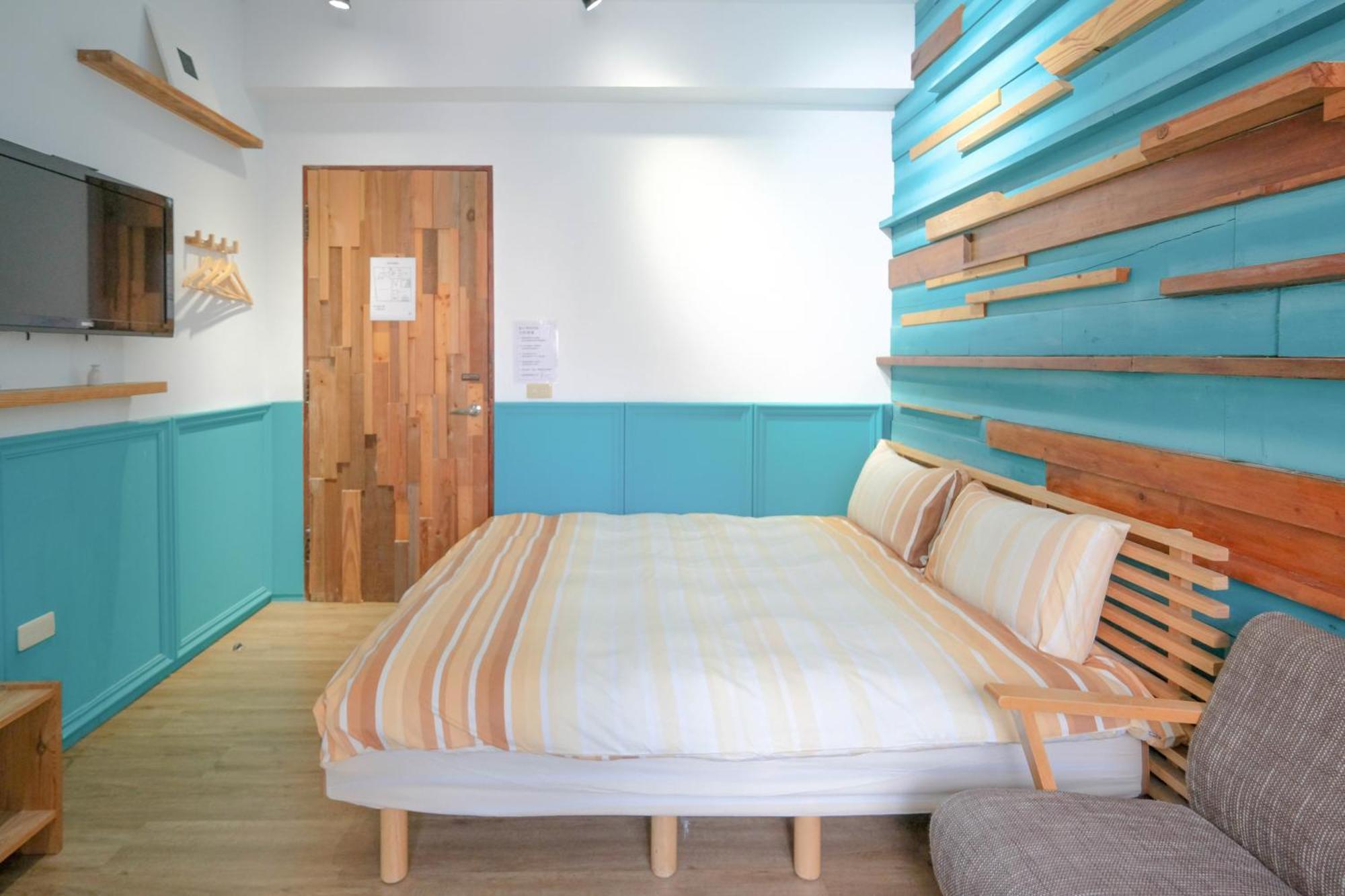 Re+Wood Guesthouse Tainan Eksteriør bilde